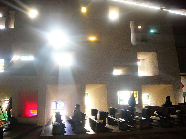 2501817738_ea4181e58a_z.jpg