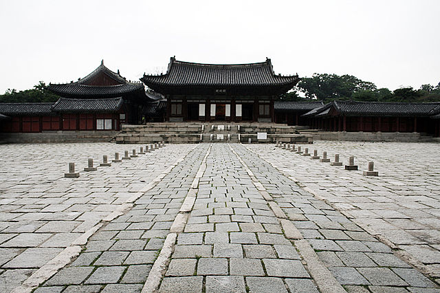 640px-Korea-Seoul-Changgyeonggung-Myeongjeongjeon-01.jpg